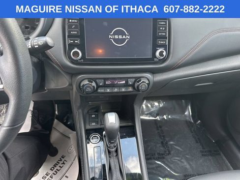 Used 2023 Nissan Kicks SR w/ SR Premium Package FWD image 10