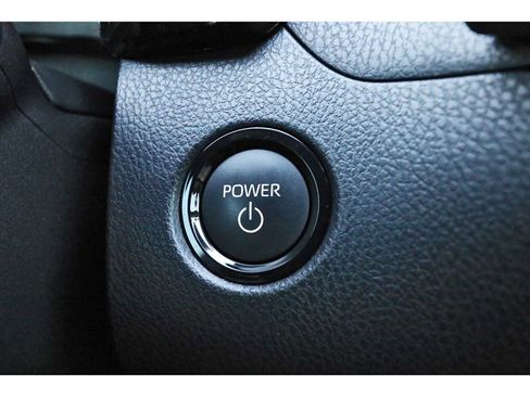 Used 2025 Toyota Camry SE w/ Convenience Package image 26