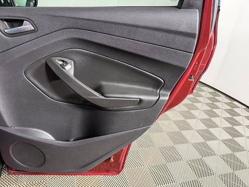 Used 2018 Ford Escape SE image 19