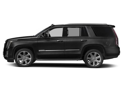 Used 2018 Cadillac Escalade Luxury AWD/4WD image 3