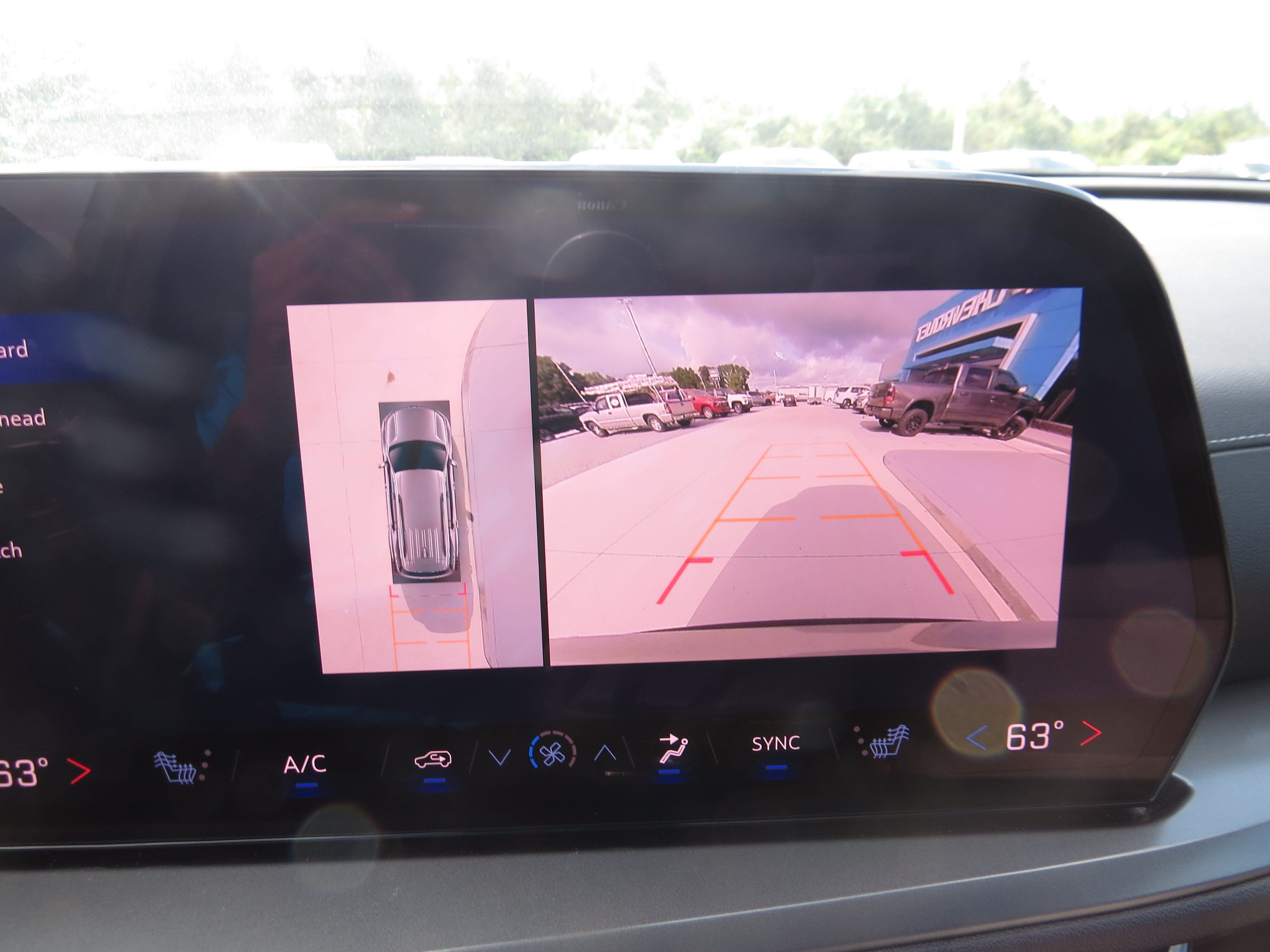 Used 2026 Chevrolet Traverse LT w/ Driver Confidence Package FWD image 27