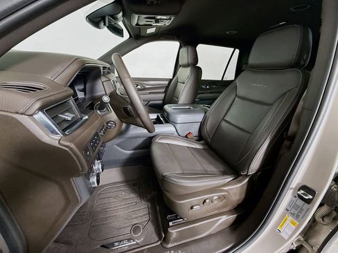 Used 2024 GMC Yukon Denali w/ LPO, Floor Liner Package image 22