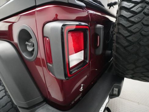 Used 2021 Jeep Wrangler Unlimited Islander image 31