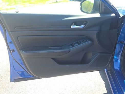 Used 2025 Nissan Altima 2.5 SV image 20