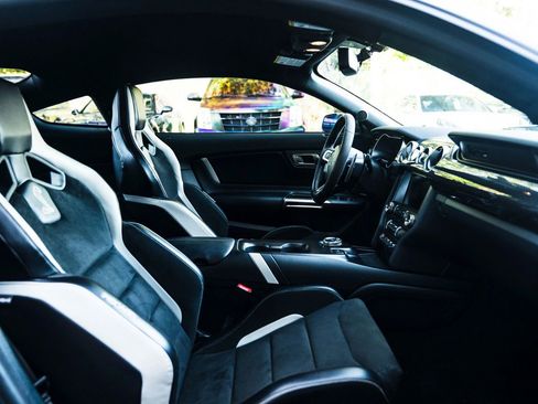 Used 2020 Ford Mustang Shelby GT500 w/ Technology Package RWD image 28