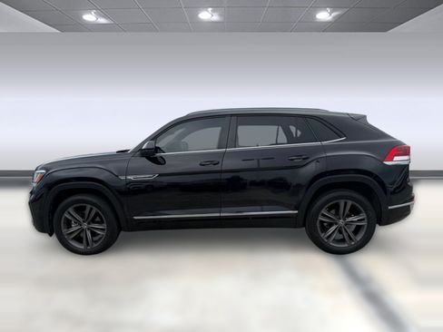 Used 2021 Volkswagen Atlas Cross Sport SE FWD image 2