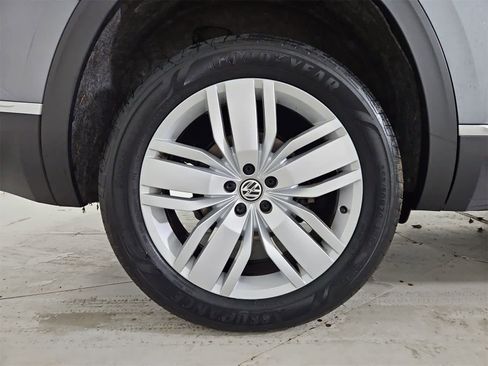 Used 2019 Volkswagen Atlas SEL Premium image 13