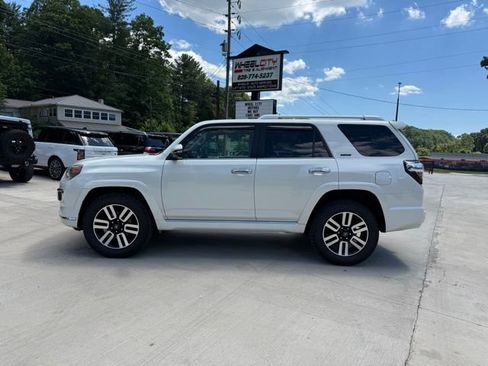 Used 2023 Toyota 4Runner Limited AWD/4WD image 9