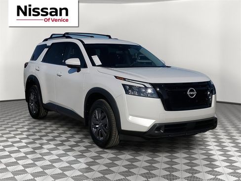 New 2025 Nissan Pathfinder SV w/ Black Appearance Package image 1