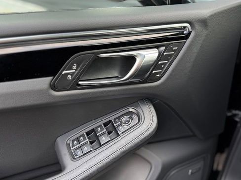New 2026 Porsche Macan image 14