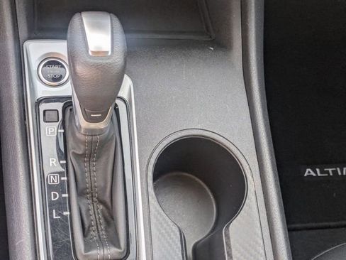 Used 2025 Nissan Altima 2.5 SV image 21