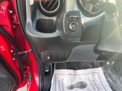 Used 2012 Honda Fit Sport image 17