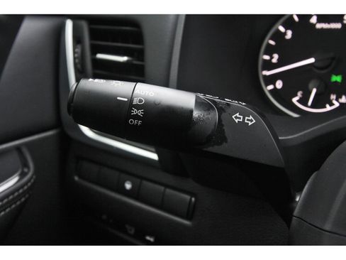 Certified 2026 Nissan Rogue SV FWD image 20