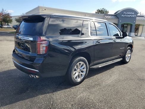 Used 2024 Chevrolet Suburban Premier image 4