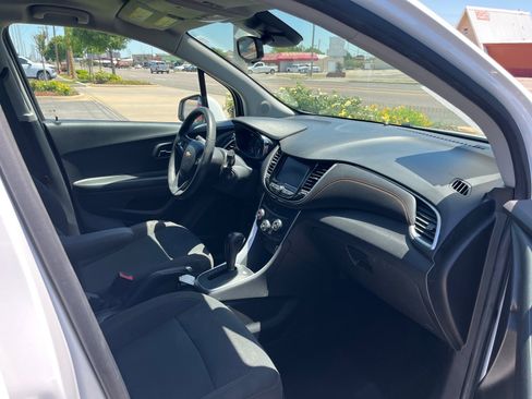Used 2020 Chevrolet Trax LS w/ Tint and Cruise Package FWD image 7