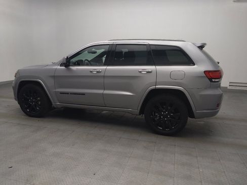 Used 2019 Jeep Grand Cherokee Altitude image 3