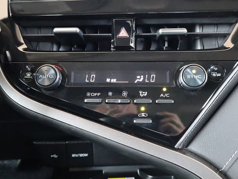 Used 2024 Toyota Camry XSE FWD image 25