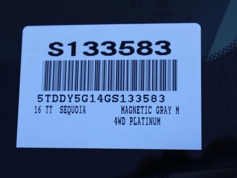 Used 2016 Toyota Sequoia Platinum image 7