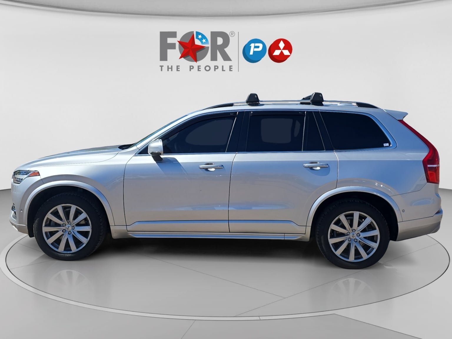 Used 2016 Volvo XC90 T6 Momentum AWD/4WD image 2