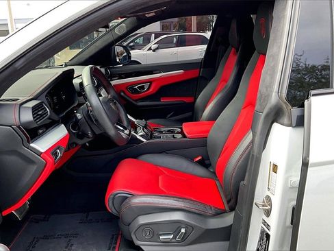 Used 2020 Lamborghini Urus image 21