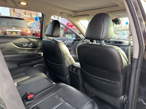Used 2017 Nissan Rogue SL w/ SL Premium Package image 16