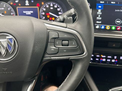 Used 2023 Buick Envision Essence image 12
