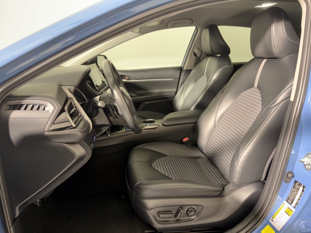 Used 2024 Toyota Camry SE FWD image 5