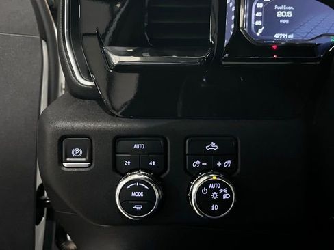 Used 2024 GMC Sierra 1500 Elevation image 21