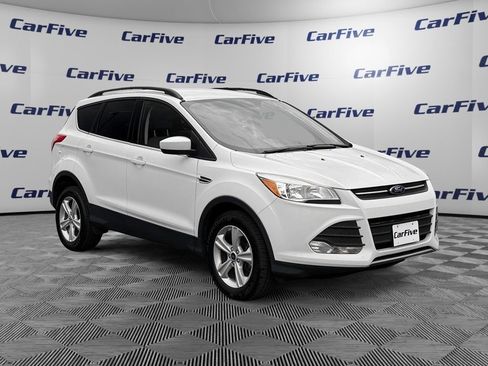 Used 2016 Ford Escape SE w/ Equipment Group 201A image 8
