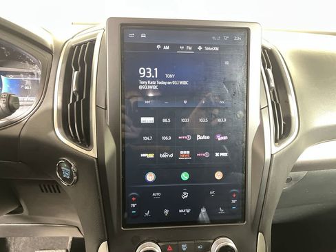 Used 2024 Ford Edge SEL image 18