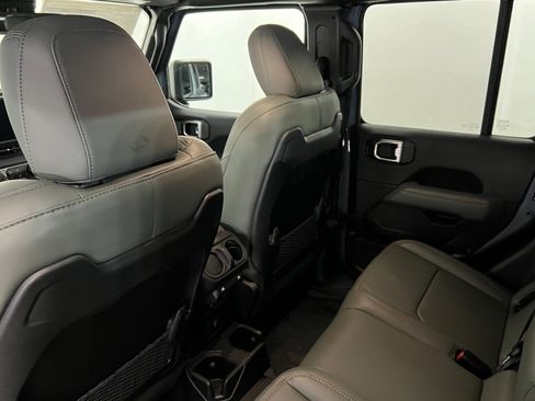 New 2025 Jeep Gladiator Mojave AWD/4WD image 19
