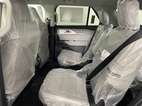 New 2026 Ford Explorer Active w/ Active Comfort Package AWD/4WD image 4