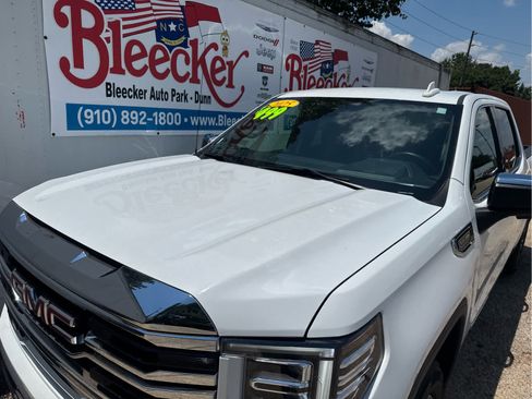 Used 2025 GMC Sierra 1500 SLT RWD image 12