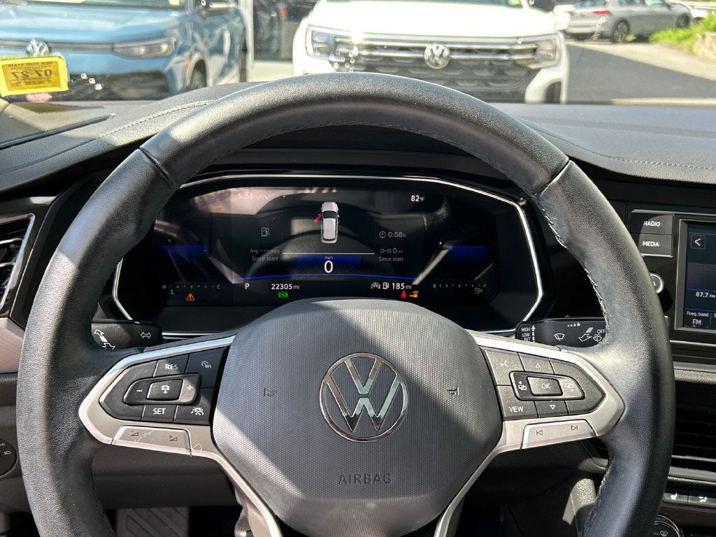 Used 2023 Volkswagen Jetta SE w/ Panoramic Sunroof Package FWD image 12