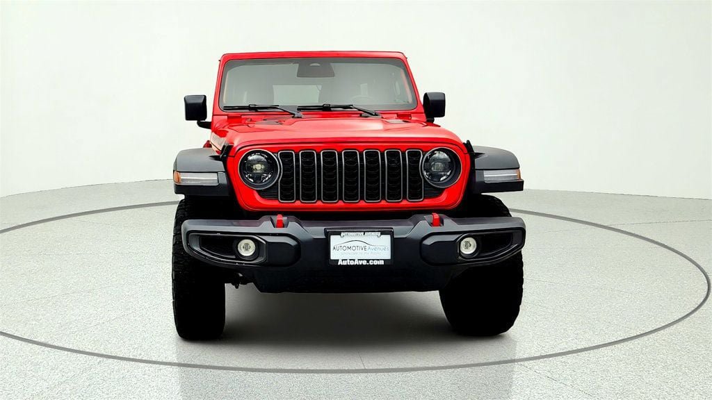 Used 2026 Jeep Wrangler Unlimited Rubicon AWD/4WD image 2
