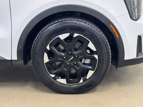 Used 2025 Kia Sorento S w/ Panoramic Sunroof Package FWD image 4