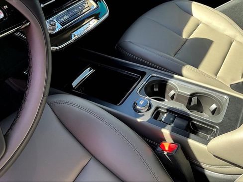 New 2026 Lincoln Corsair Premiere image 8