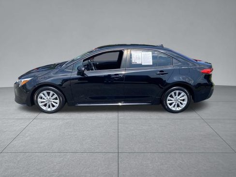 Used 2023 Toyota Corolla LE w/ LE Convenience Package FWD image 4