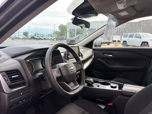 Used 2025 Nissan Rogue SV AWD/4WD image 15