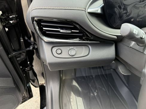 New 2026 Buick Envista Avenir image 15