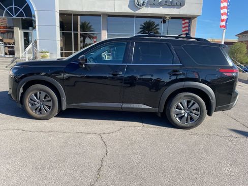 Used 2024 Nissan Pathfinder SV image 9