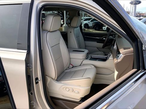 Used 2022 GMC Yukon XL Denali image 8