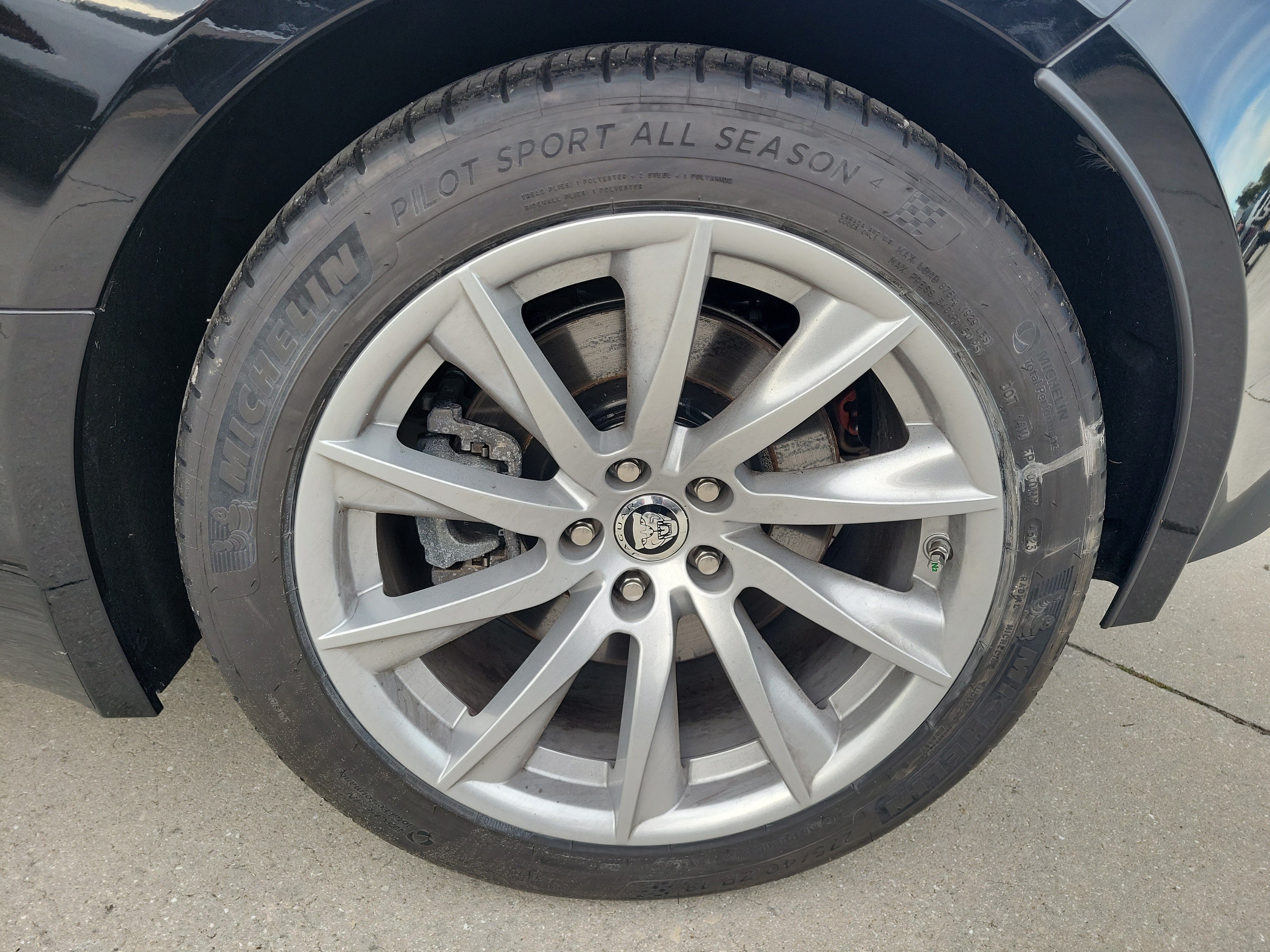 Used 2014 Jaguar F-TYPE Convertible RWD image 8