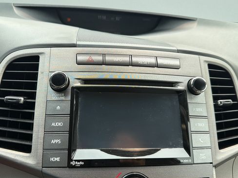 Used 2015 Toyota Venza XLE AWD/4WD image 16