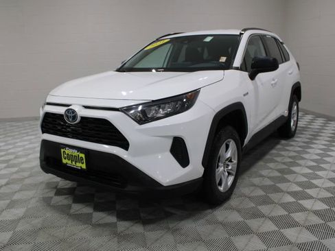 Used 2021 Toyota RAV4 LE image 6