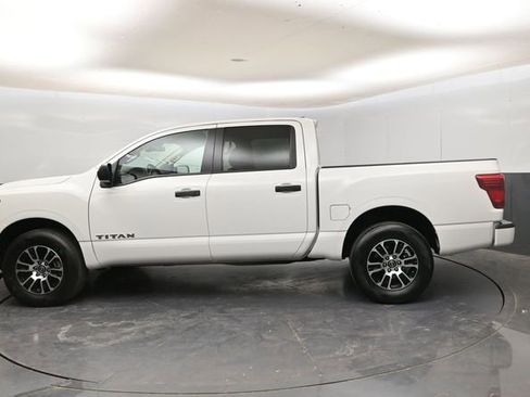 Used 2024 Nissan Titan SV AWD/4WD image 5