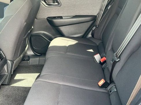 Used 2023 Nissan Rogue S image 14