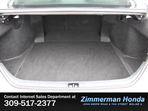 Used 2025 Toyota Camry SE image 6