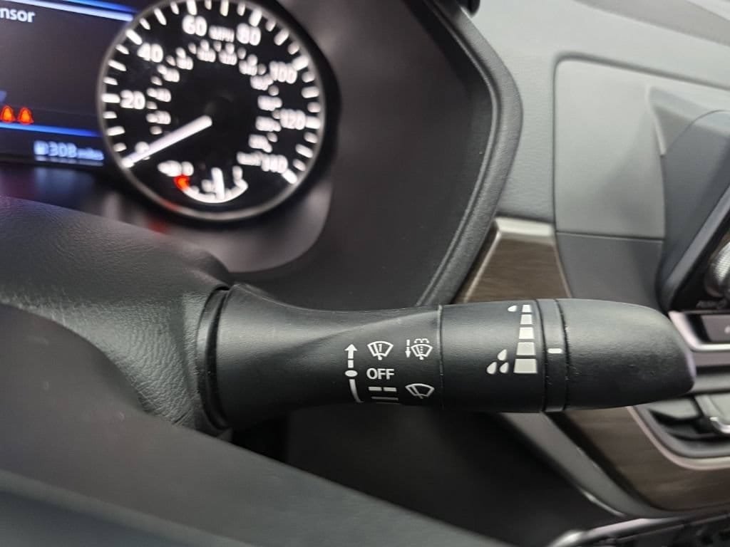Used 2024 Nissan Altima 2.5 SV FWD image 21
