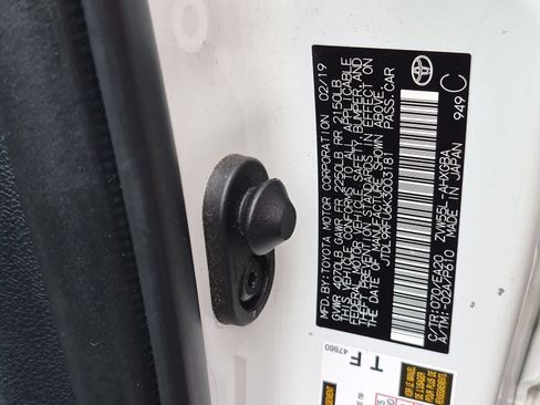 Used 2019 Toyota Prius XLE AWD/4WD image 36